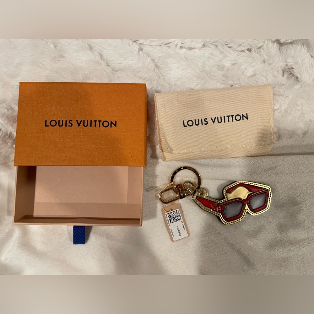 NWT limited edition Louis Vuitton Millionaire Sunglasses Keychain Bag Tag
